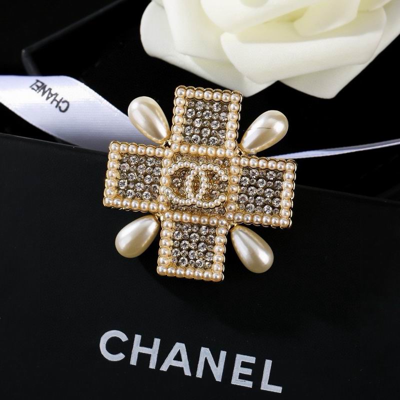 Chanel Brooch 05yxs92